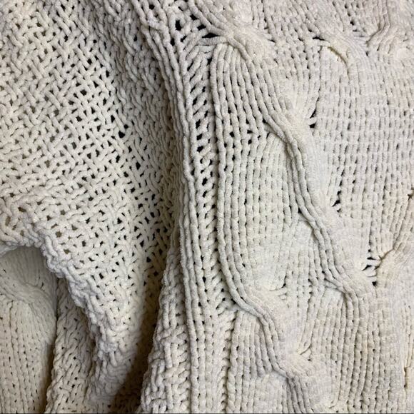 JOA cream ivory chunky cable knit cropped sweater size Small - Picture 3 of 12